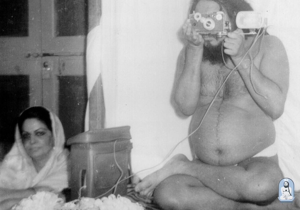 Swamiji the photographer with Mataji Kailash Kumari Devi